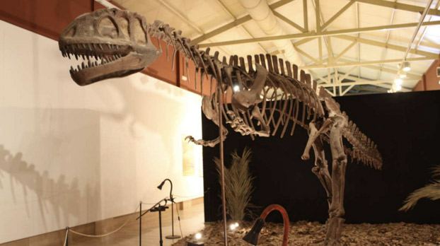 dinopetrea-exposición-dinosaurios-pabellon-navegación-sevilla-niños-planes-sevillaconlospeques