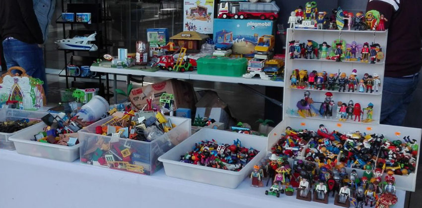Playmarket exposición de playmobil y mercadillo en Viapol Center | Sevilla con los peques