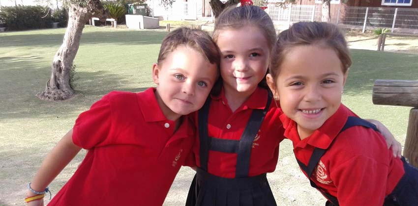 Niños en el recreo del Colegio Internacional Europa | Sevilla con los peques