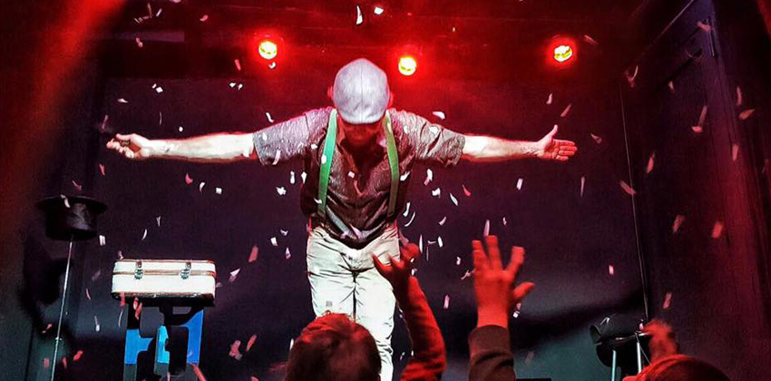 Mago Alexku en Casala Tesatro | Sevilla con los peques