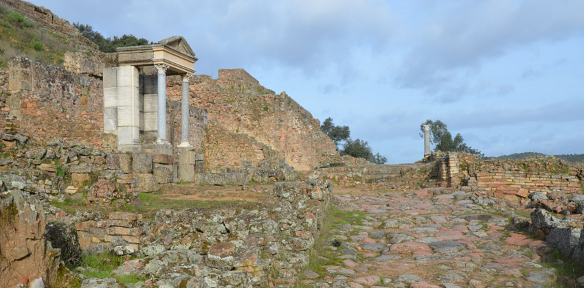 Rutas para conocer Sevilla: Arqueosenderismo en Munigua | Sevilla con los peques Rutas para conocer Sevilla: Arqueosenderismo en Munigua | Sevilla con los peques