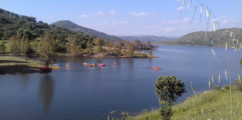 Kayaks en el pantano el Pintado | Sevilla con los peques