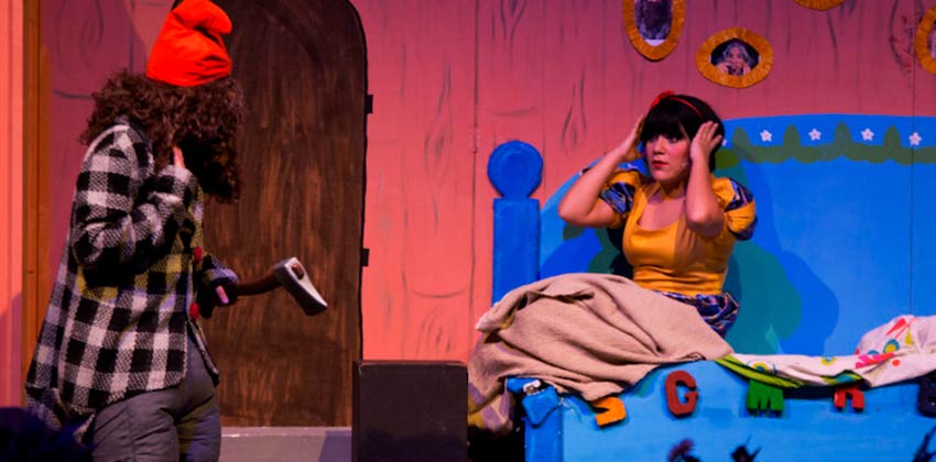 Blancanieves despertandose | Sevilla con los peques