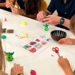 Taller de arcilla polimérica en el Museo de las Ilusiones de Sevilla | Sevilla con los peques